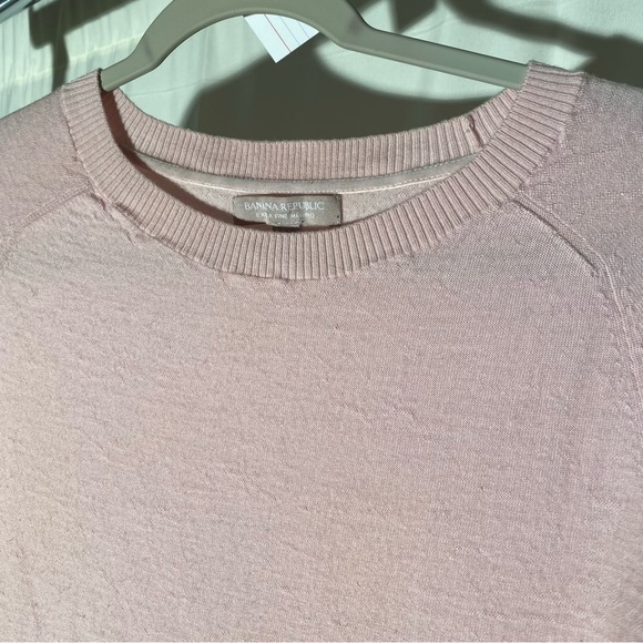 Banana Republic - Extra Fine Merino Sweater - Baby Pink - Small - Picture 3 of 3